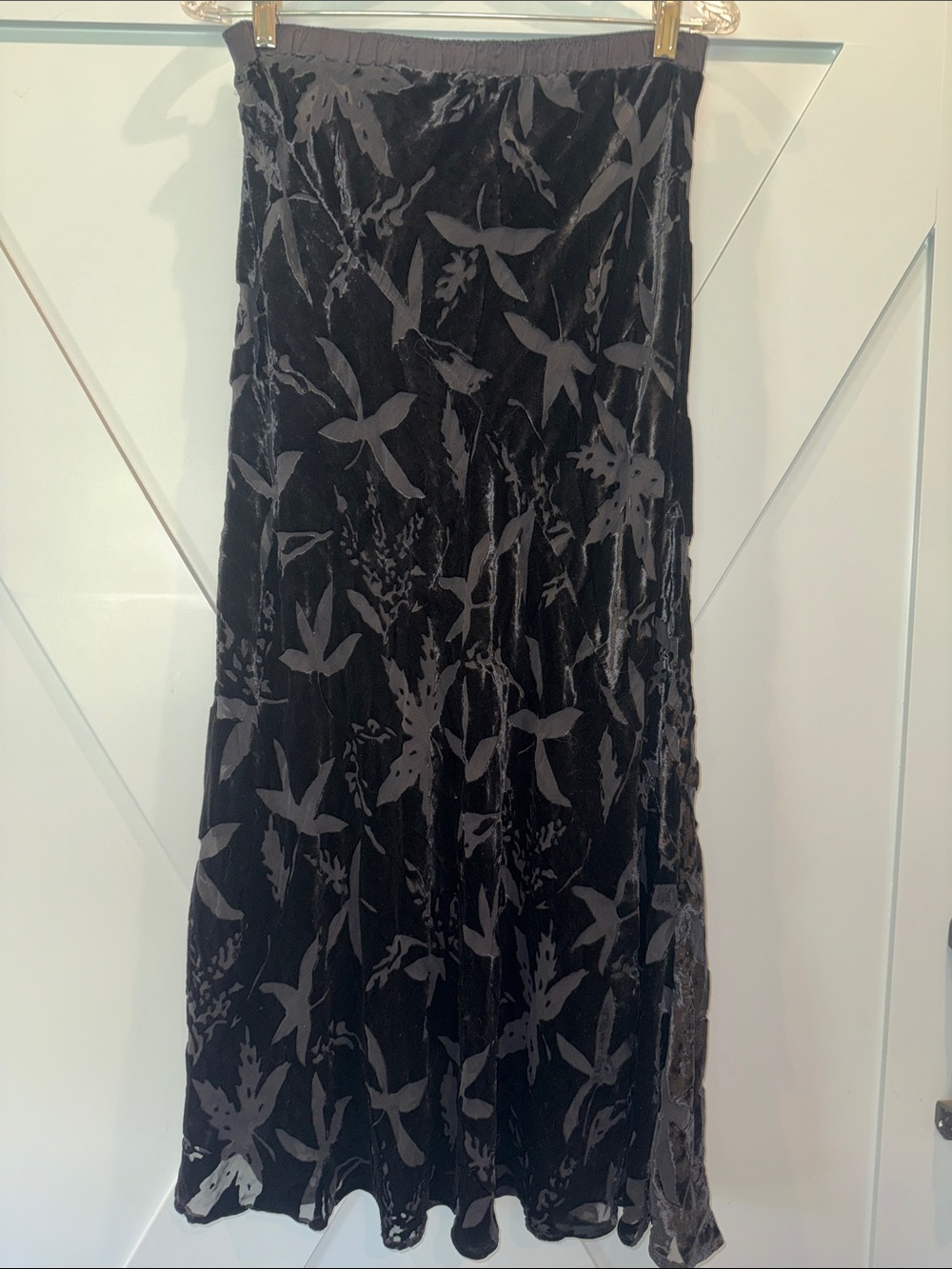 Black Floral Velvet Maxi Skirt - Elegant Evening A-Line